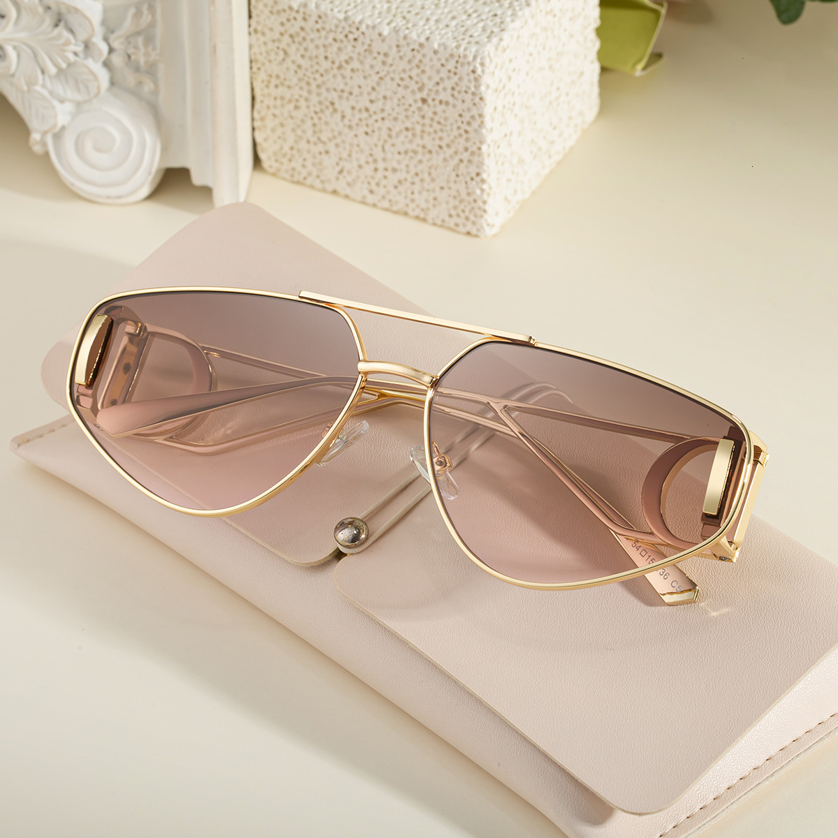 Women Luxury Hollow Carving Oversized Sunglasses UV Protection Party Street Trend Eyewear - view 5