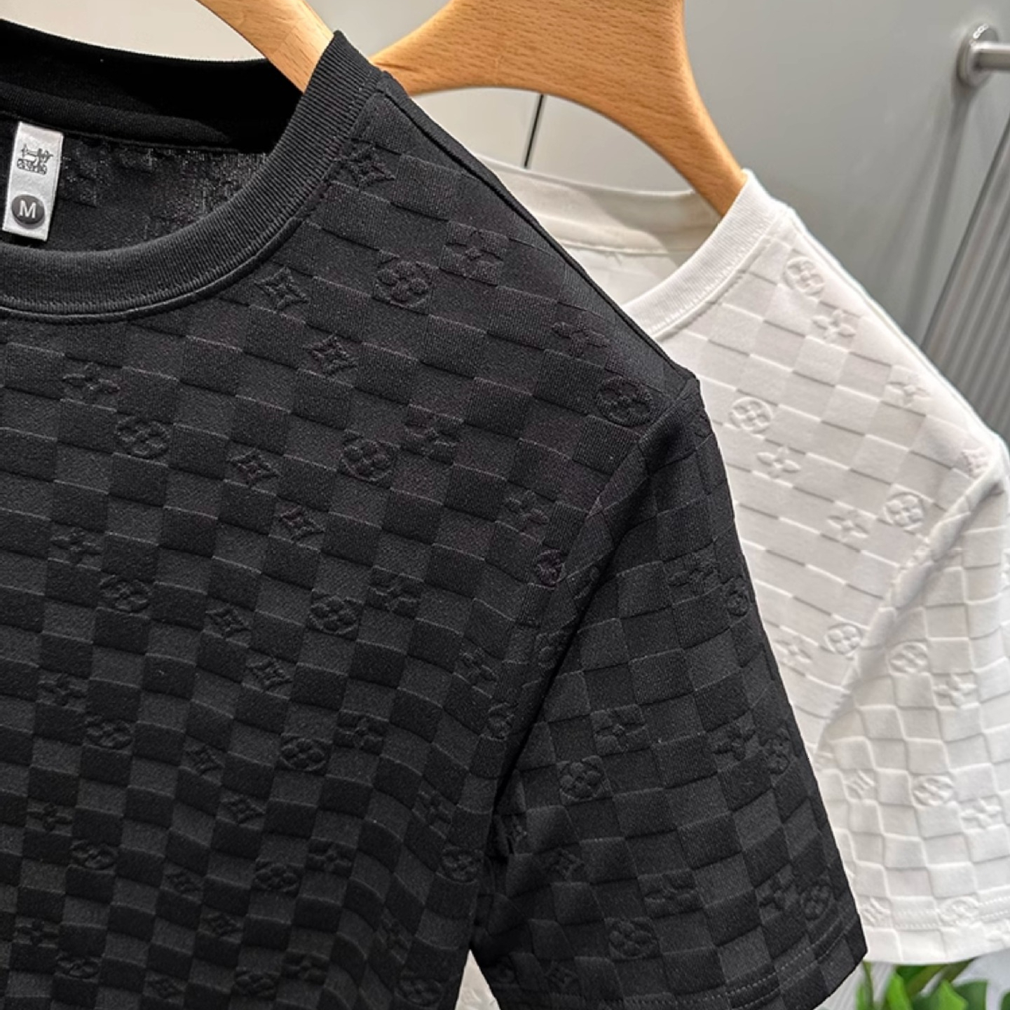2026 Advanced Fashion Versatile Men's Top Checkered Short Sleeve Shirt for Men's Temperament Solid Color Casual Round Neck Designer T-shirt  - view 9