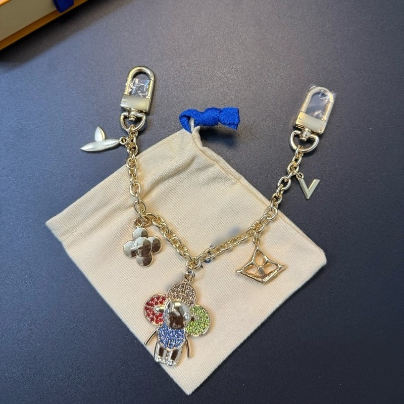 Luxury lite Jewelry Keychain Figurine Pendant Multicolored Chain Keyring Keychain Fashionable and Trendy Keychain Pendant Chain