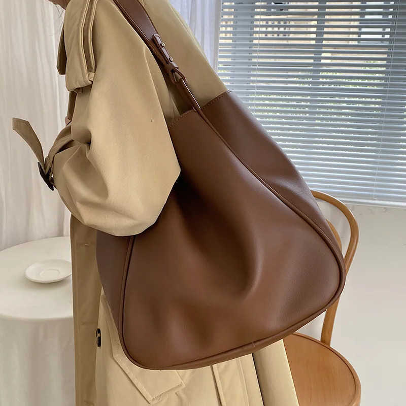 Tote Bag Woman 2026 Trend Large Capacity Female Shoulder Bag High Quality Leather Simple Designer Woman Handbag Purse H260704