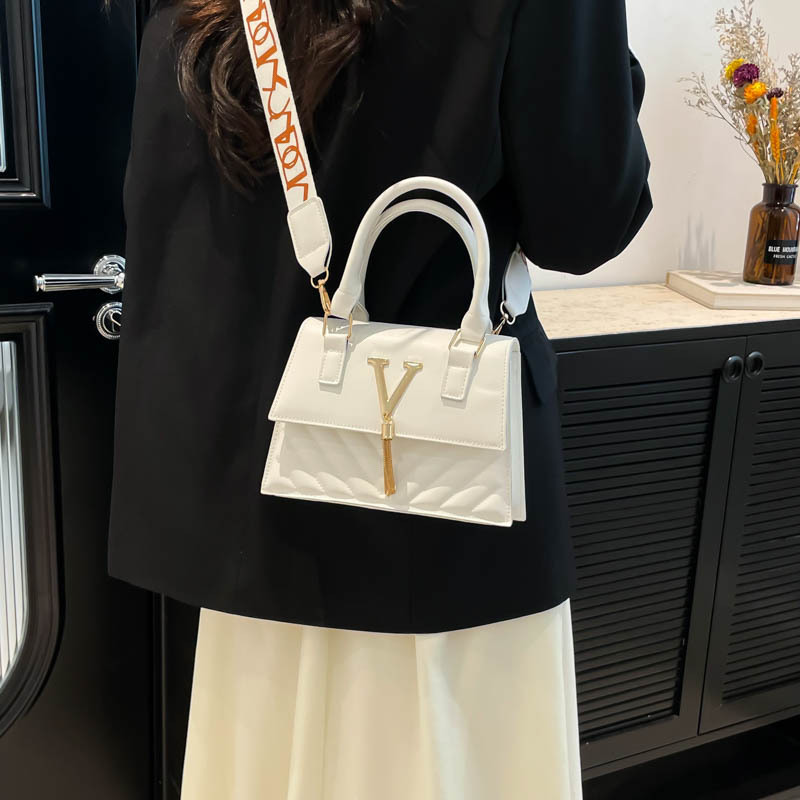 Free Shipping Worldwide luxury Designer Women Light Green Quilted Metal Lock Mini Top Handle Crossbody Handbag hot - view 6