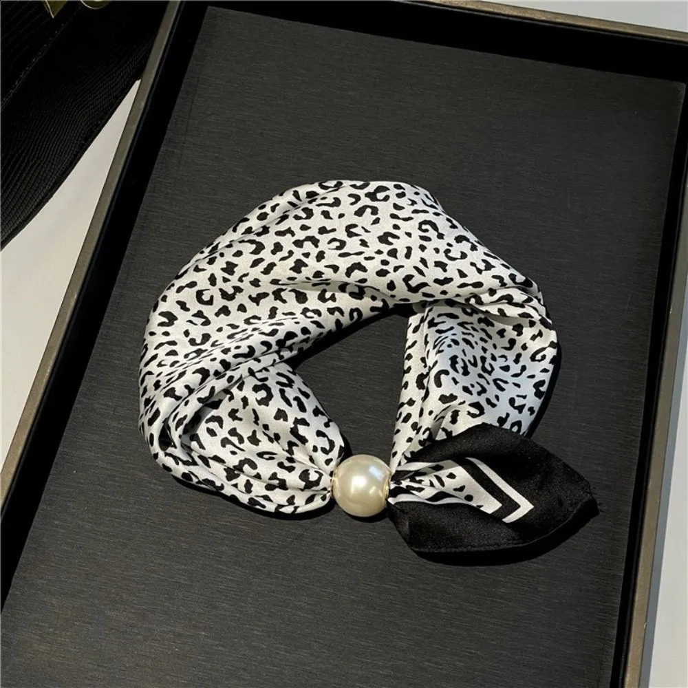 Fashion Pearl Buckle Silk Scarf Printed Thin Neck Scarf Lightweight Soft Neckerchief Women 260702
