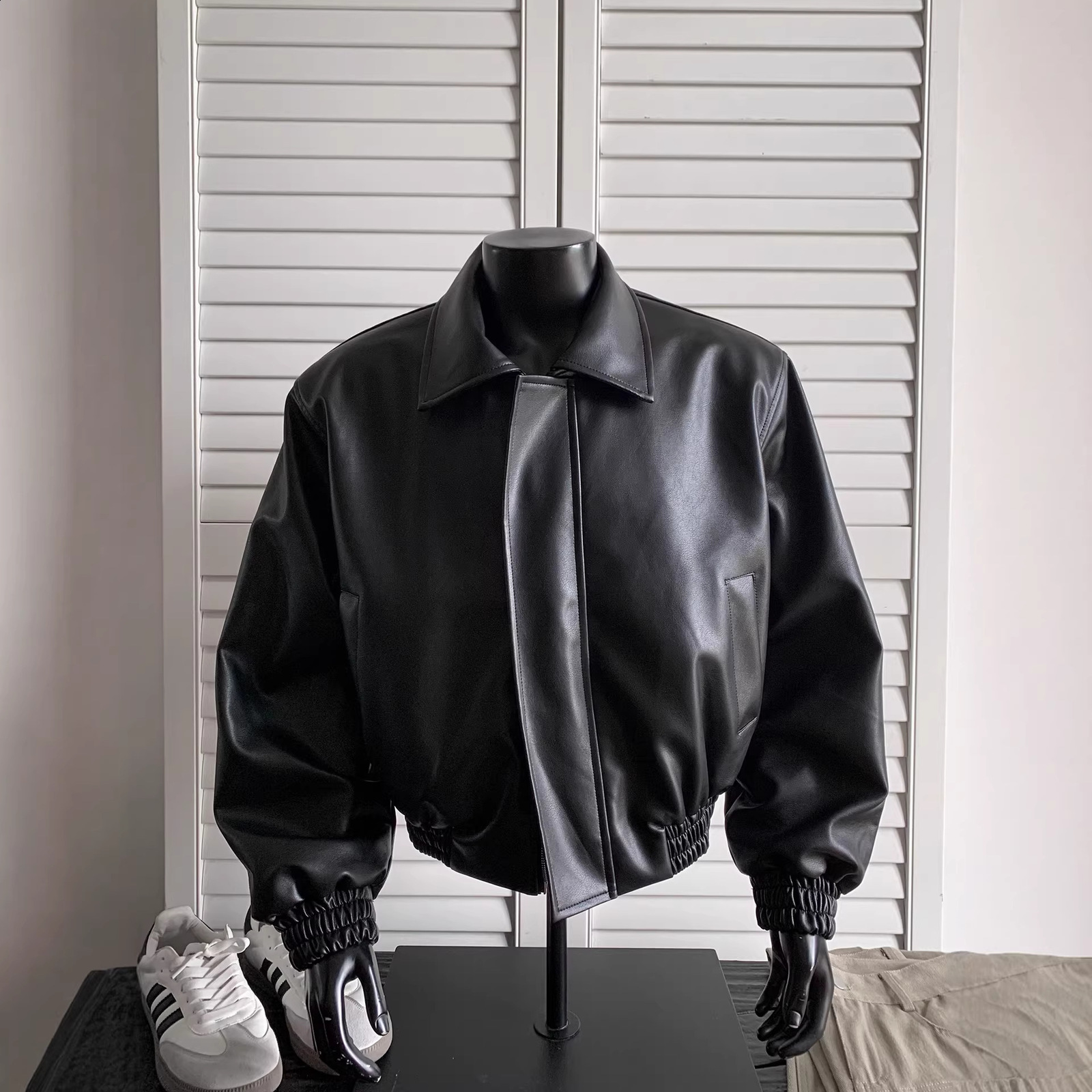 Men Jackets PU Leather Solid Color Lapel Long Sleeve Crop Coats Streetwear Zipper Fashion Casual Outerwear 240826