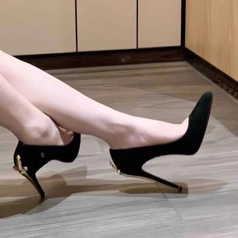 2026 Early Spring New High Heels Womens Fine Heels Pointed Metal Swords Sexy Queen Black Lacquer Leather Single ShoesT260707 - view 3