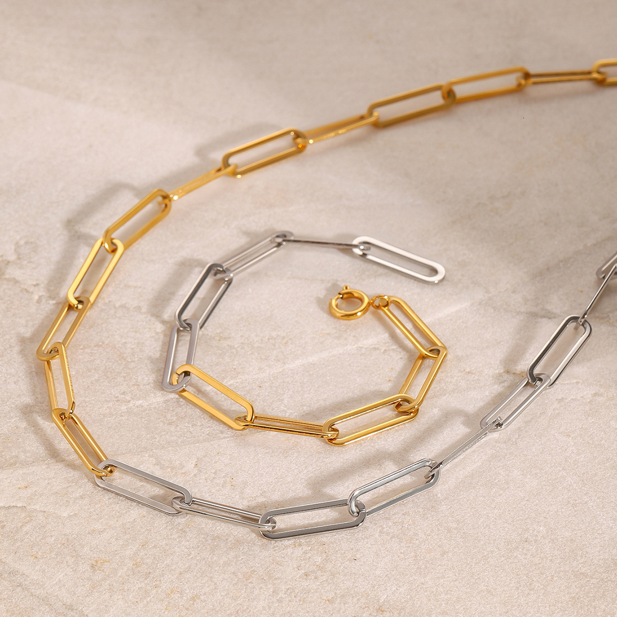 Womens Clavicle Chain Necklace Womens Color Block Plain Circle Thin Chain Titanium Steel High End INS Neck Jewelry For Women Daily Minimalist Office S