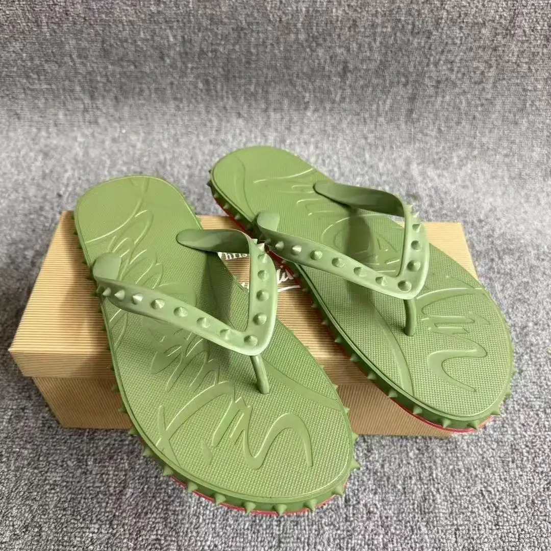 2025 Summer Mens and Womens Fashionable Flip Flops Casual Lightweight Non Slip Slippers 260707 - view 7