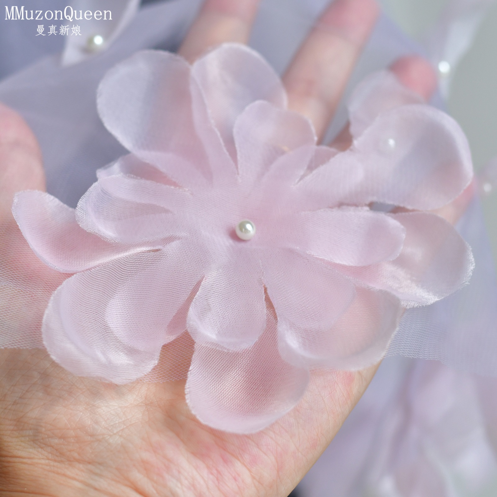 3D Petal Pearl Sheer Tulle Bridal Cape Short Boat Neck Shoulder Wrap White Pink Two Colors Cover Up For Strapless Wedding Gown Evening Party Photoshoo