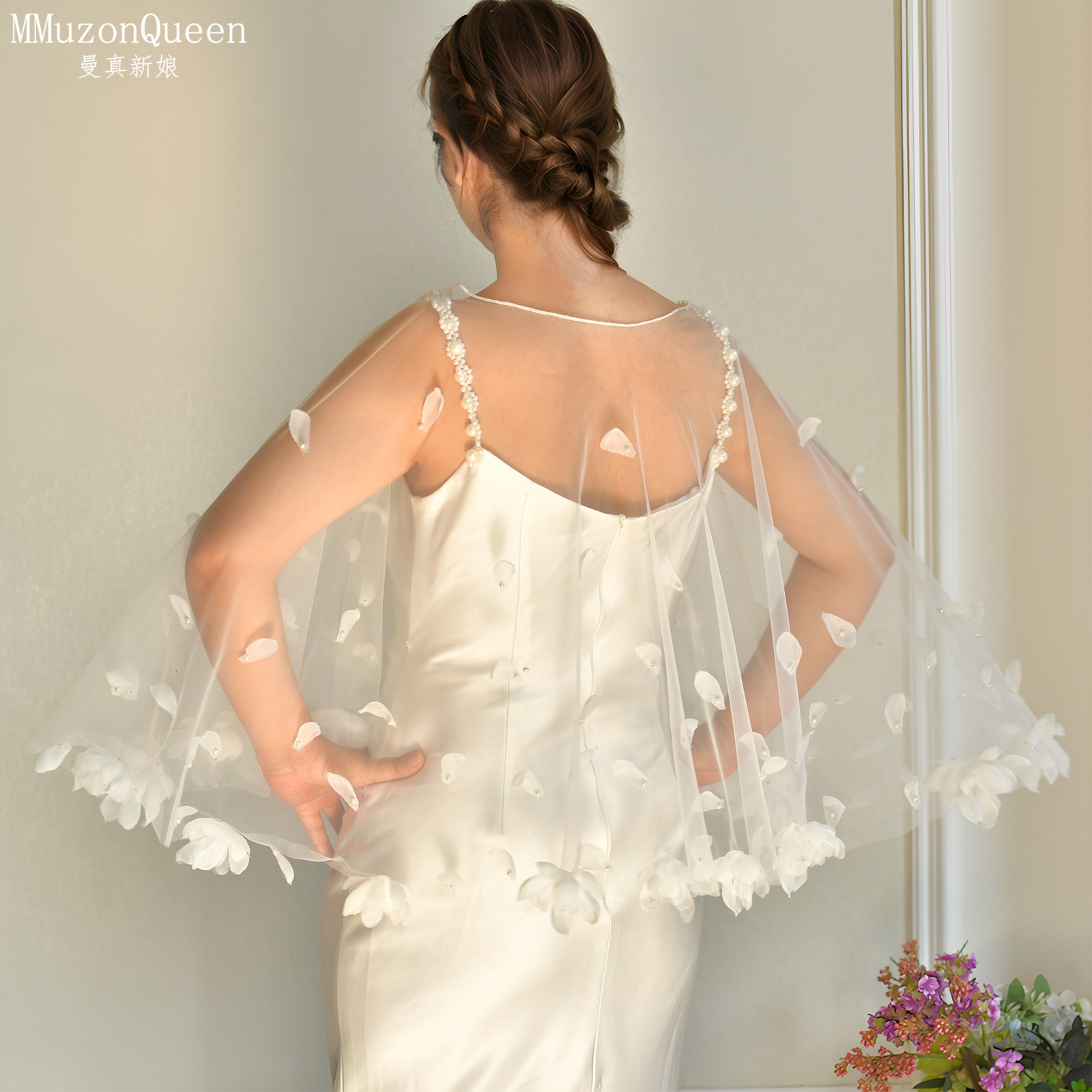 3D Petal Pearl Sheer Tulle Bridal Cape Short Boat Neck Shoulder Wrap White Pink Two Colors Cover Up For Strapless Wedding Gown Evening Party Photoshoo