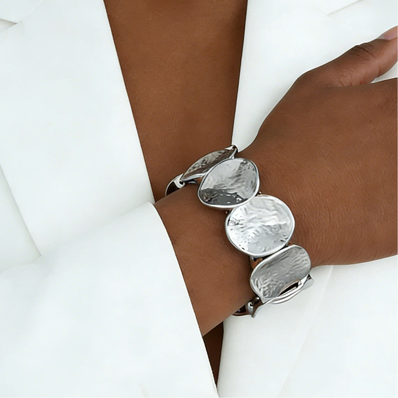 Heavy-Duty Small-Scale Accessory: Personalizable Metallic Geometrical Elastic Wristband