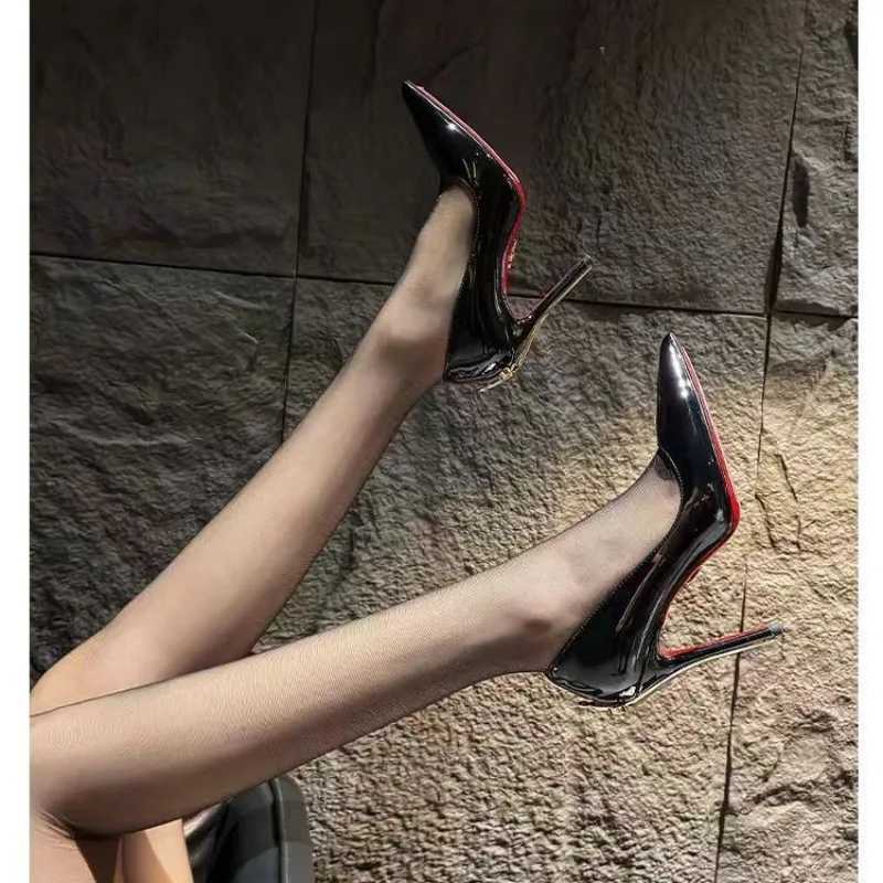 2026 Early Spring New High Heels Womens Fine Heels Pointed Metal Swords Sexy Queen Black Lacquer Leather Single ShoesT260707 - view 6