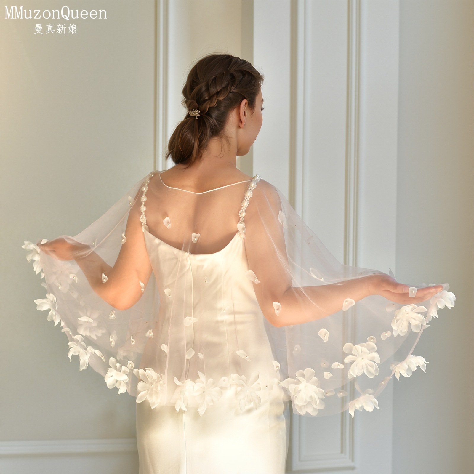 3D Petal Pearl Sheer Tulle Bridal Cape Short Boat Neck Shoulder Wrap White Pink Two Colors Cover Up For Strapless Wedding Gown Evening Party Photoshoo