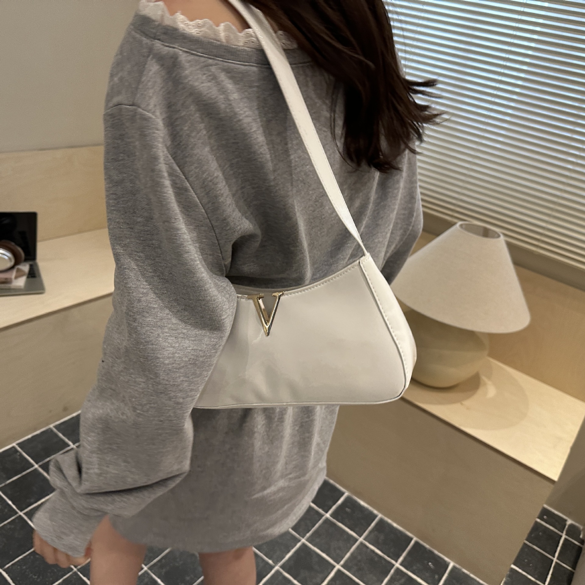 Luxury Designer Light Luxury 2026 Summer Hot Minimalist Commuting Designer Shoulder Fashion Casual Bag For Women - view 7