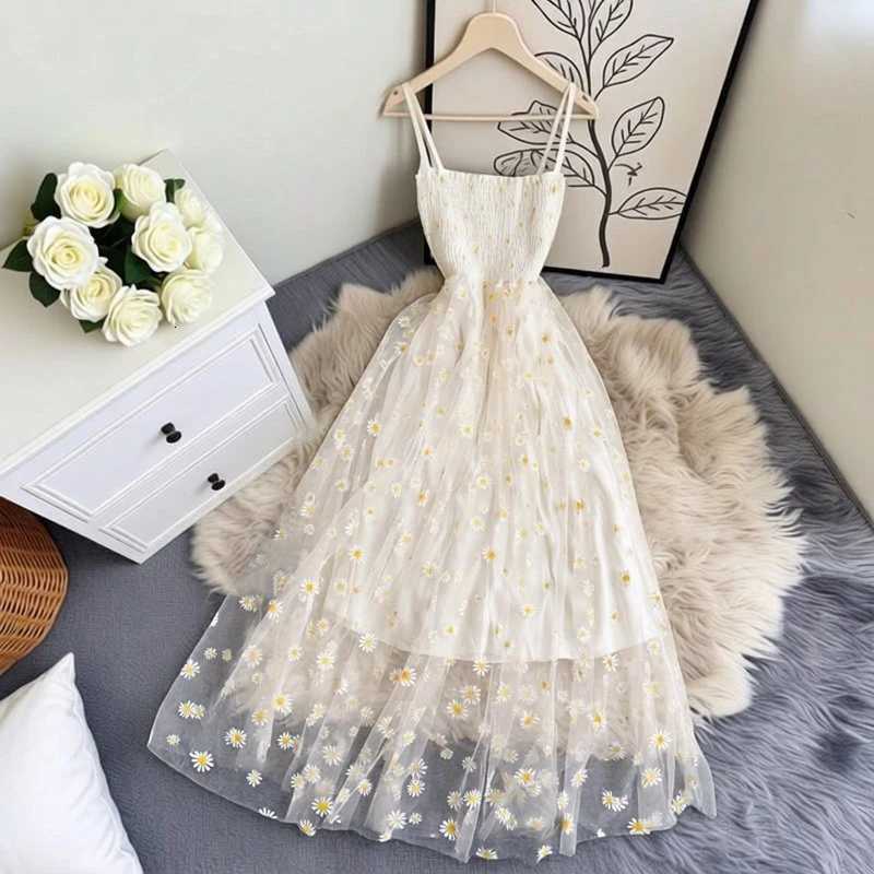 Printed YuooMuoo Chic Florals Fashion Daisy Dress 2026 New Summer Women Spaghetti Straps Slim Waist Party Dress Beach Vestidos H260707
