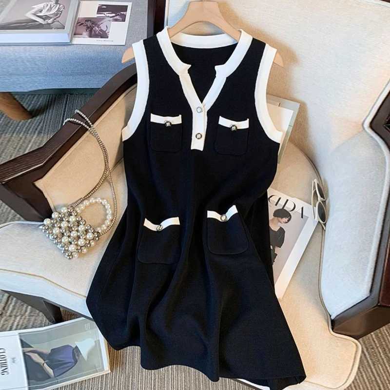Sexy Hips YuooMuoo Wrap Chic Fashion Knitted Short Dress 2025 New Summer Sleeveless Slim Waist Bodycon Party Dress Streetwear H260707