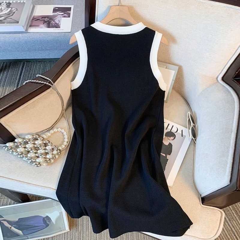 Sexy Hips YuooMuoo Wrap Chic Fashion Knitted Short Dress 2025 New Summer Sleeveless Slim Waist Bodycon Party Dress Streetwear H260707