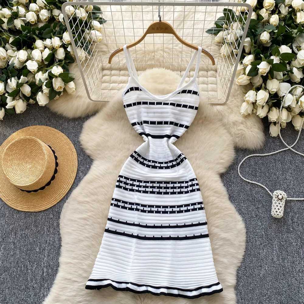 Ins Hot Sexy Wrap Hips YuooMuoo Knitted Summer Dress Women 2025 New Fashion Y2K Plaids Knitted Bodycon Mini Dress Party Vestidos H260707