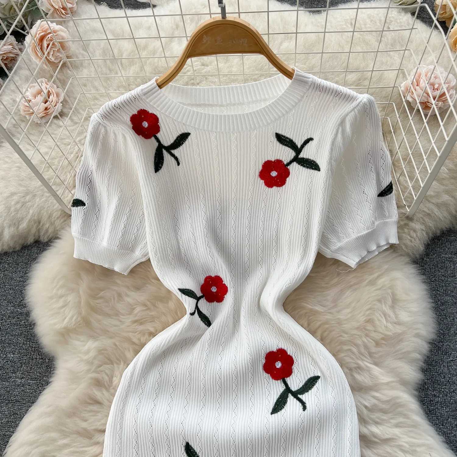 Dress YuooMuoo Summer Knitted Elegant Embroidery French Fashion White Black Short Sleeve Bodycon Dress Chic Lady Party Vestidos H260707