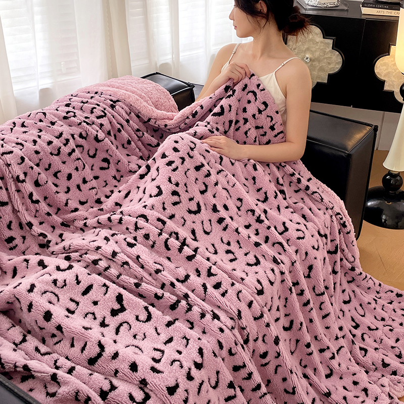 This cationic leopard-print double-layer lambswool blanket is fluffy and soft, with outstanding heat retention Available in multiple colors J001-J024 - view 5