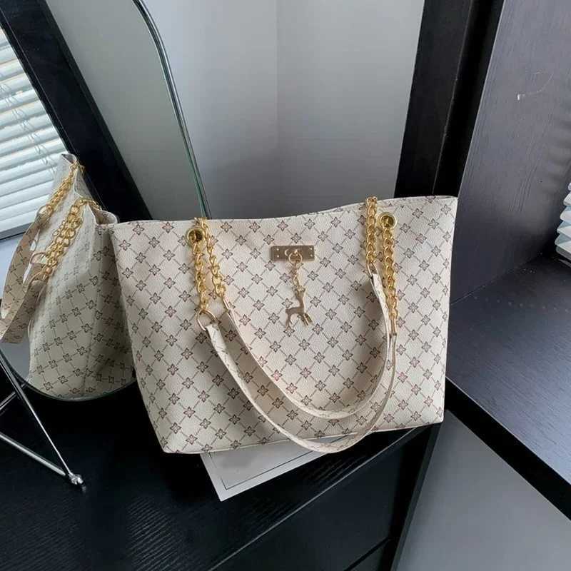Soft New Texture Presbyopia Handbag Leather Large Capacity Tote Women With Hanging Accessories Shoulder Bag H260708