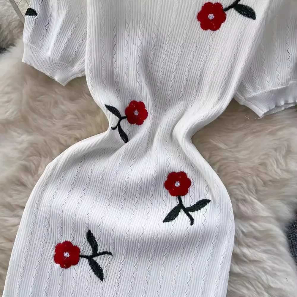 Dress YuooMuoo Summer Knitted Elegant Embroidery French Fashion White Black Short Sleeve Bodycon Dress Chic Lady Party Vestidos H260707
