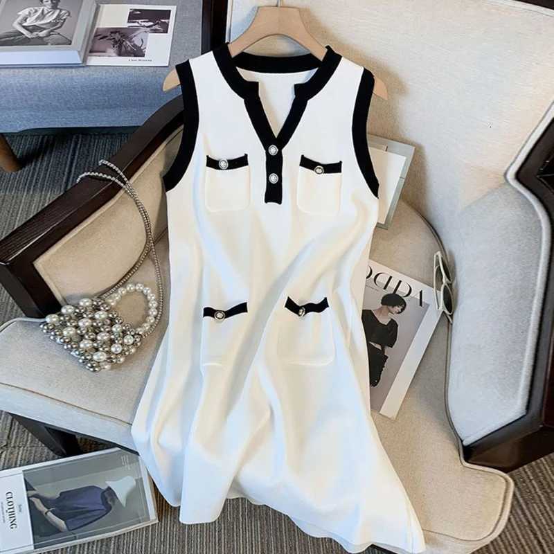 Sexy Hips YuooMuoo Wrap Chic Fashion Knitted Short Dress 2025 New Summer Sleeveless Slim Waist Bodycon Party Dress Streetwear H260707