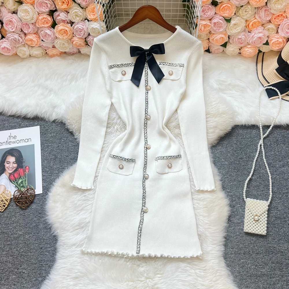 2025 Dress YuooMuoo Autumn Winter Women Slim Elastic Sexy Wrap Hips Knitted Mini Dress Festival Lady Red Black Party Vestidos H260707