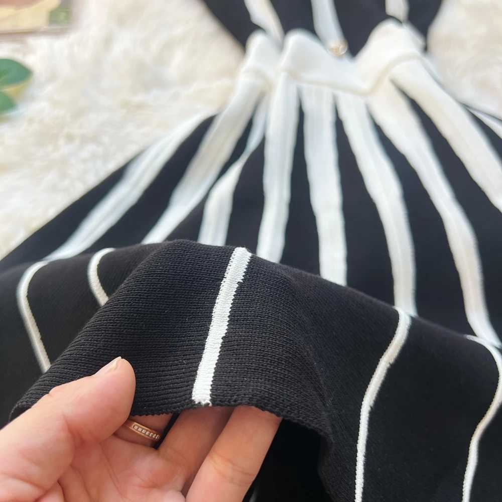 New YuooMuoo 2025 Women Fashion Dress Y2K Flower Halter A-line Knitted Short Dress Vintage White Black Patchwork Party Dresses H260707