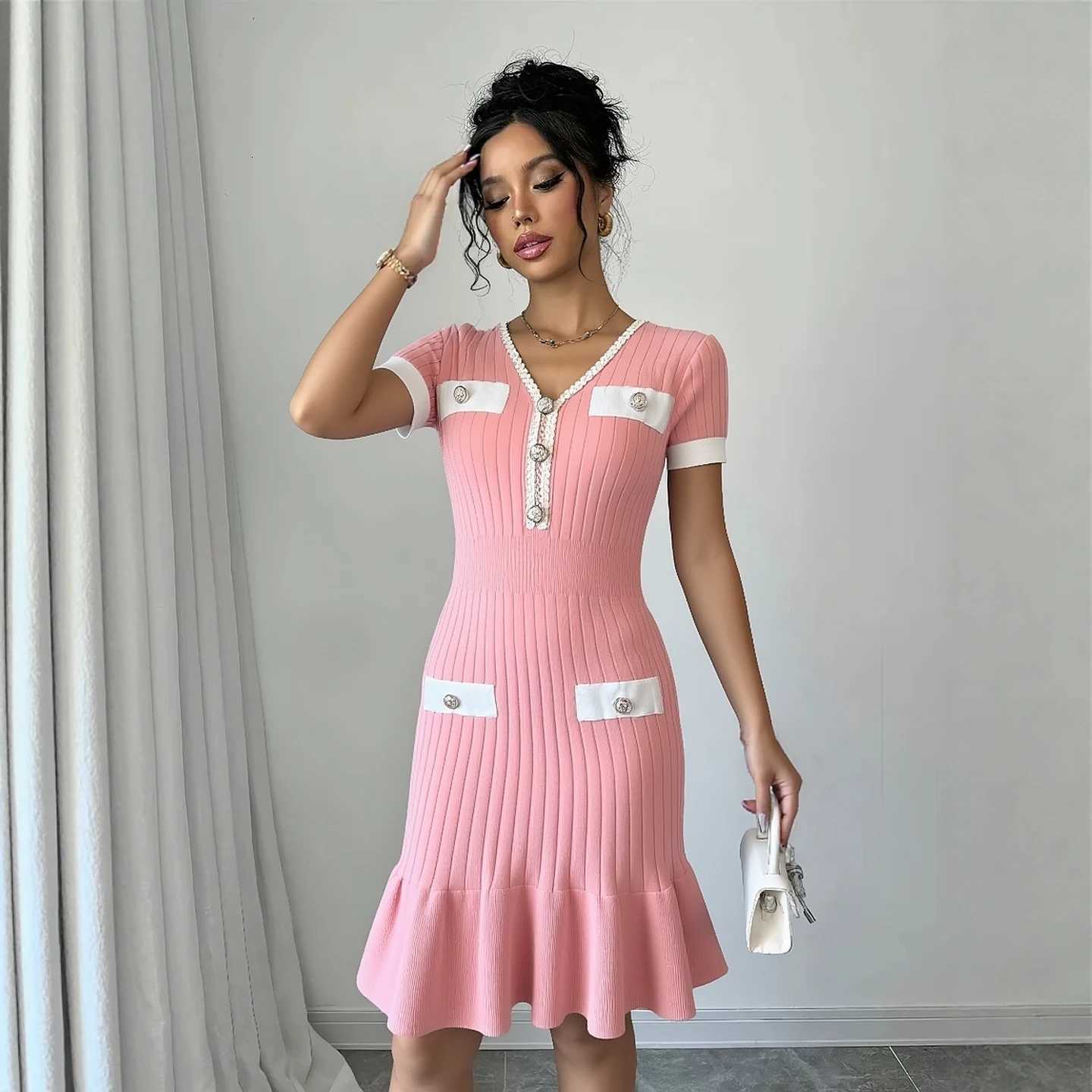 Hips YuooMuoo Chic Package Fashion Sexy Knitted Mini Dress 2026 New Brand Style V-neck Slim Waist Mermaid Party Dress Streetwear H260707
