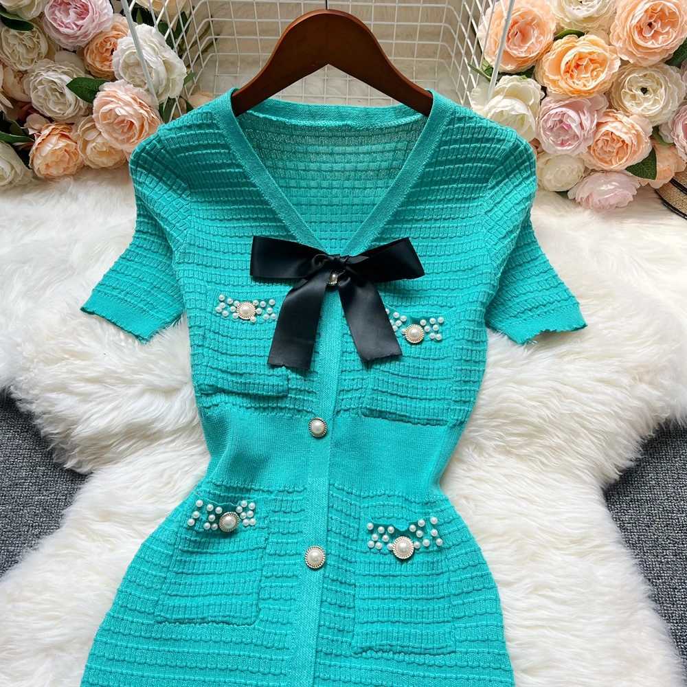 Bow YuooMuoo Chic Fashion V-neck Elegant Wrap Hips Knitted Dress Women Brand Fashion Pearl Buttons Bodycon Office Lady Vestidos H260707