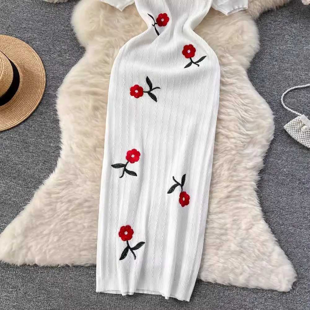 Dress YuooMuoo Summer Knitted Elegant Embroidery French Fashion White Black Short Sleeve Bodycon Dress Chic Lady Party Vestidos H260707
