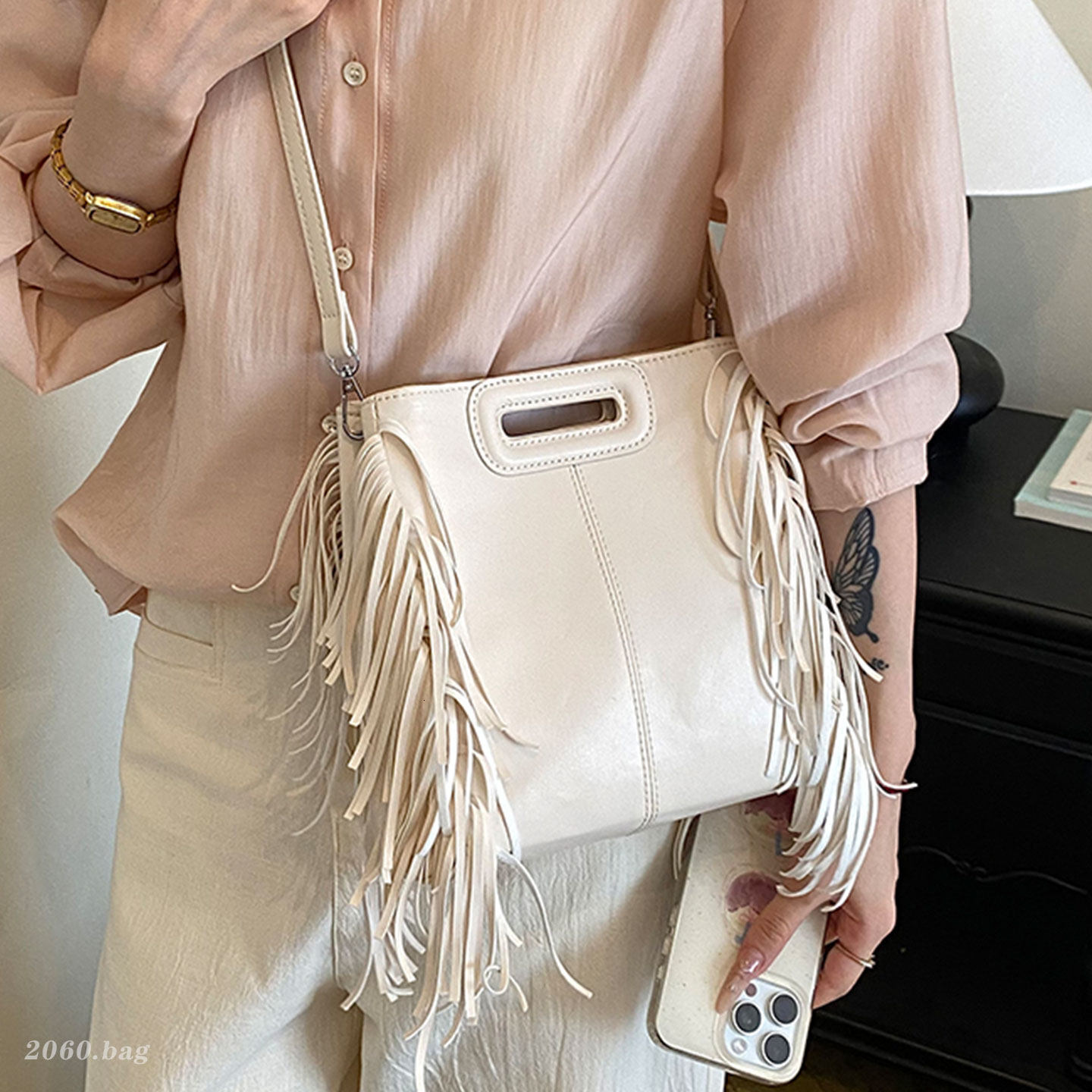 New Summer 2026 Handbag with Unique Tassel Design, Large Capacity Tote Crossbody Bag for Women - view 3