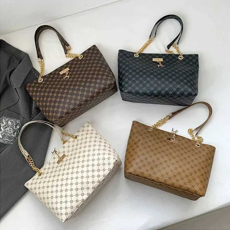 Soft New Texture Presbyopia Handbag Leather Large Capacity Tote Women With Hanging Accessories Shoulder Bag H260708 - view 4