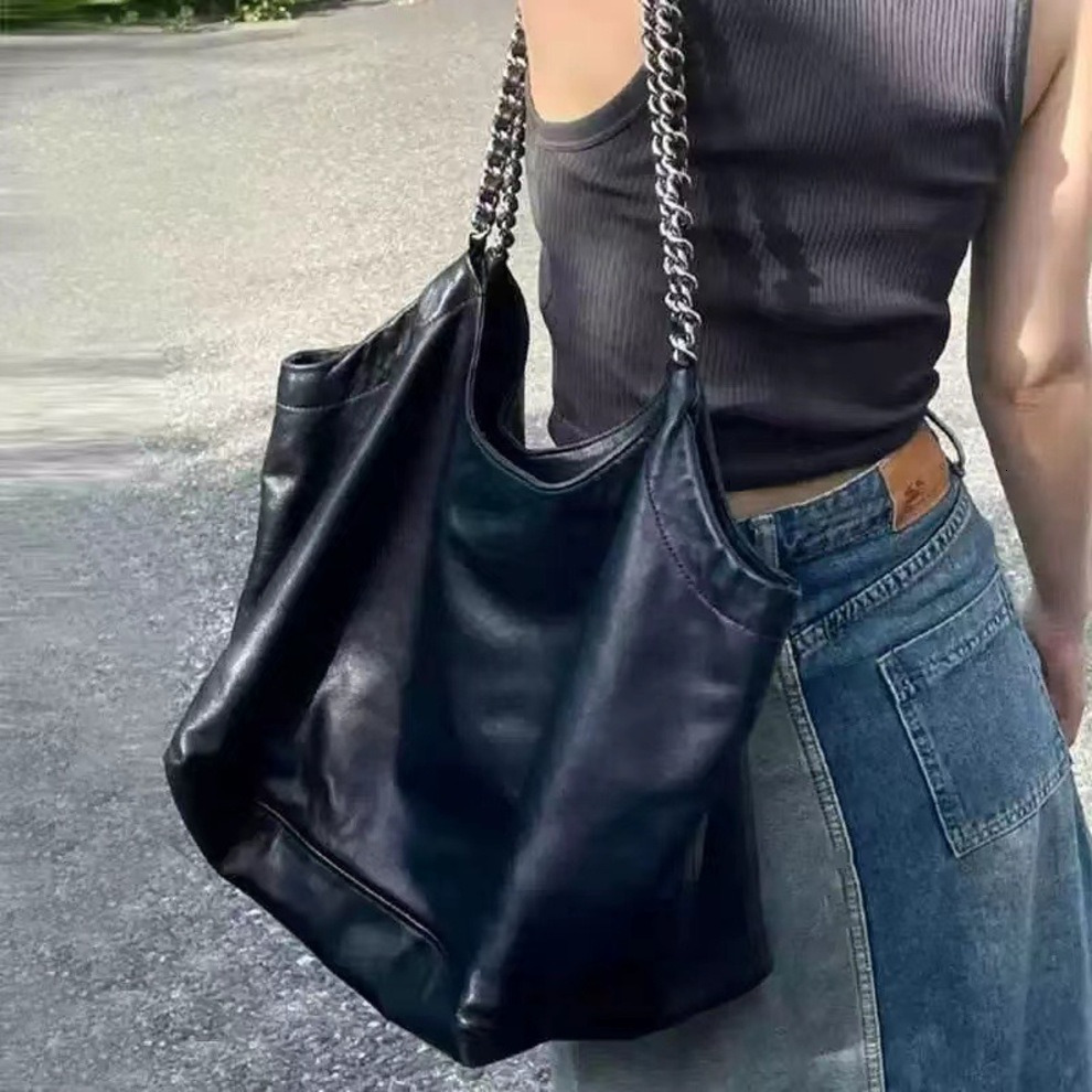 Shoulder Bags Style Trash For Women Commuting Tote Single Shoulder Underarm Chain Large Capacity Bucket Hobo Bag - view 4