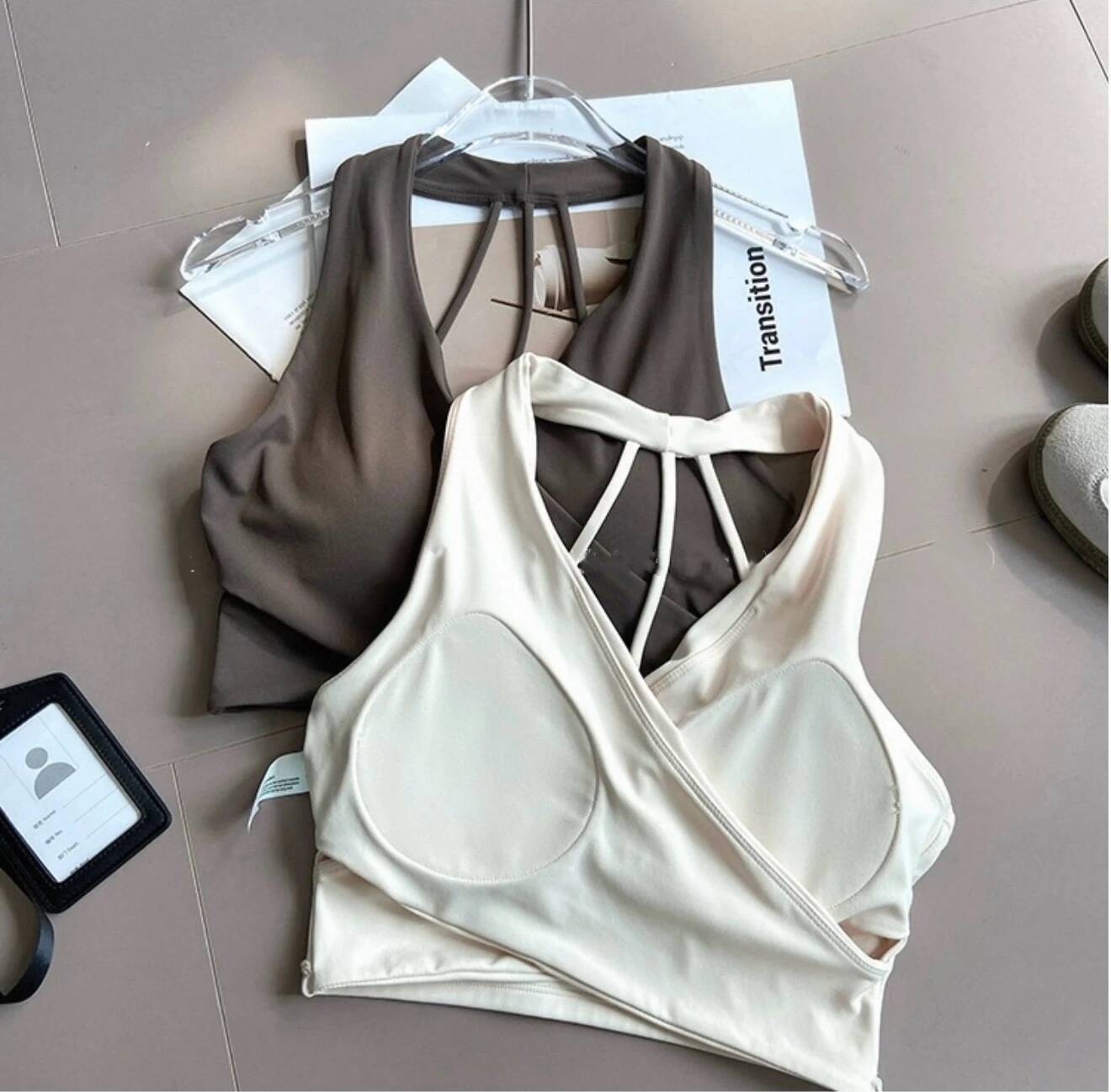 Women's Cross Sports Shock Resistant Gathered Sexy Gym Running Bra Summer Yoga Vest Outdoor Comfortable Fitness Wear 26Y0711