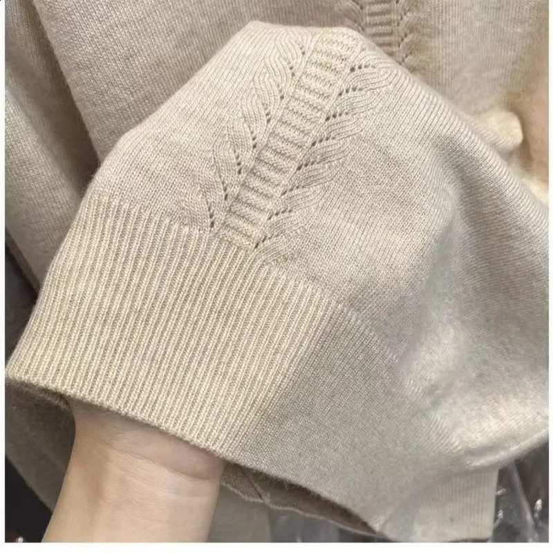 Autumn and Winter Half Turtleneck Bottoming Sweater Womens Loose Solid Color Pullover Top 260711banjia
