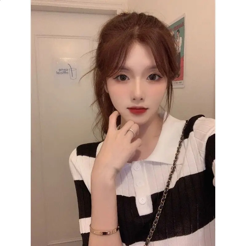 Fashion Color Contrast Striped Button Knitting Tshirt Women Short Interior Lapping Classic Polo Collar High Waist Allmatch Top 260711banjia