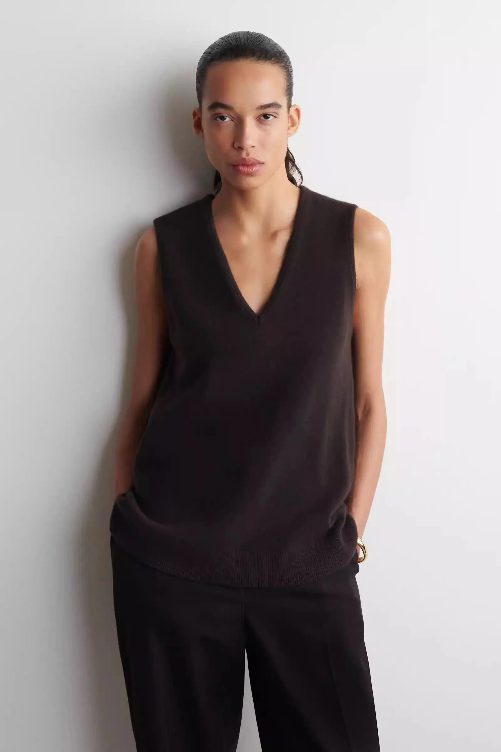 XIMIAN APPAREL 2026 YAZHIMEI cos spring style of Womens casual fashion Standard Vneck knitted vest 260711banjia