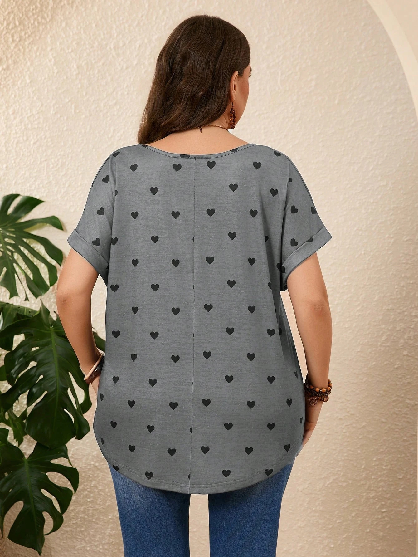 Plus Size Heart n Pattern Printed Tshirts Summer Fashionable High Quality Short Sleeved Casual Sports VNeck Pullover Tops 260711banjia - view 3