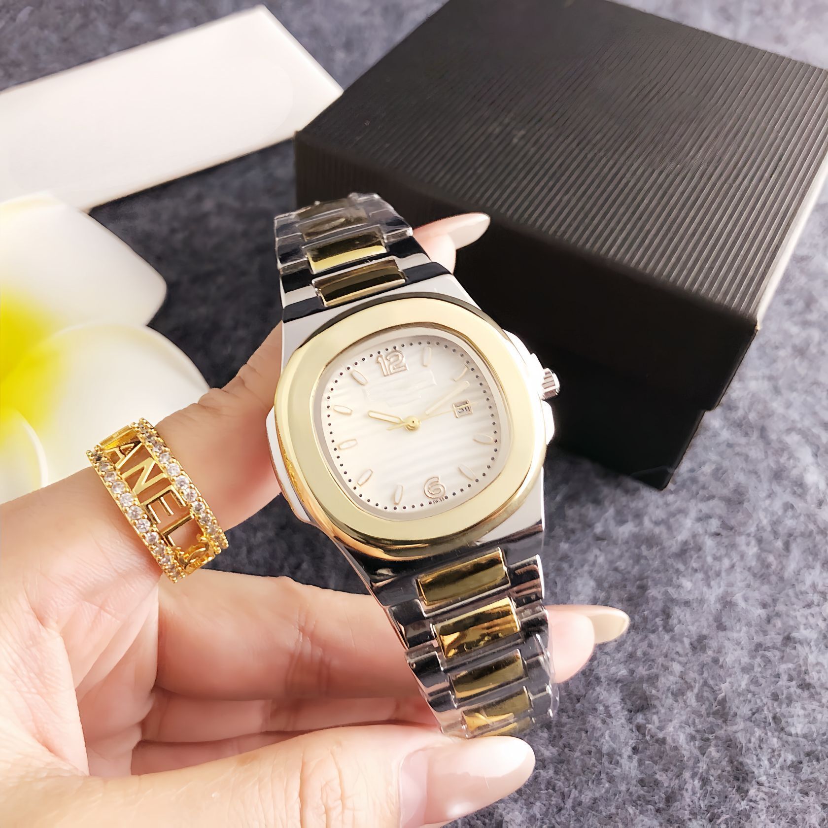 Orologio Da Donna Di Design All'ingrosso E-Commerce: Cinturino In Acciaio Bicol…