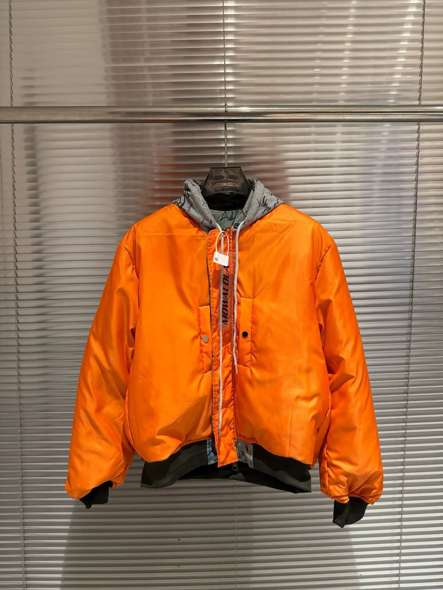 Mowalola MY City Hand-painted graffiti on the hooded cotton - size 6 Bomber jacket for both men and women - view 6