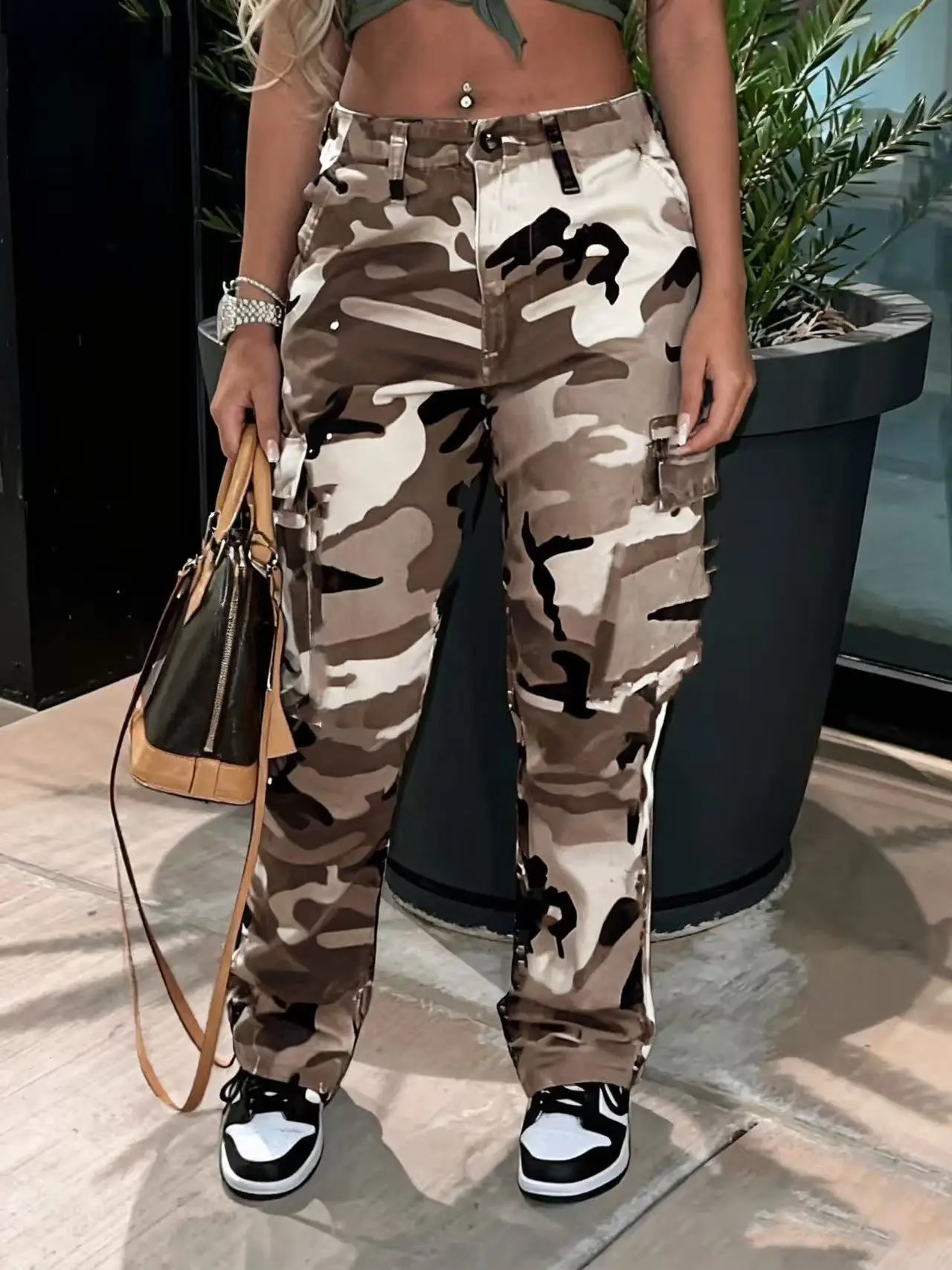Womens Classic Multi Pocket Camouflage Straight Leg Pants Button Closed Y2K Suitable for Daily Outdoor Wear in All Seas 260714banjia