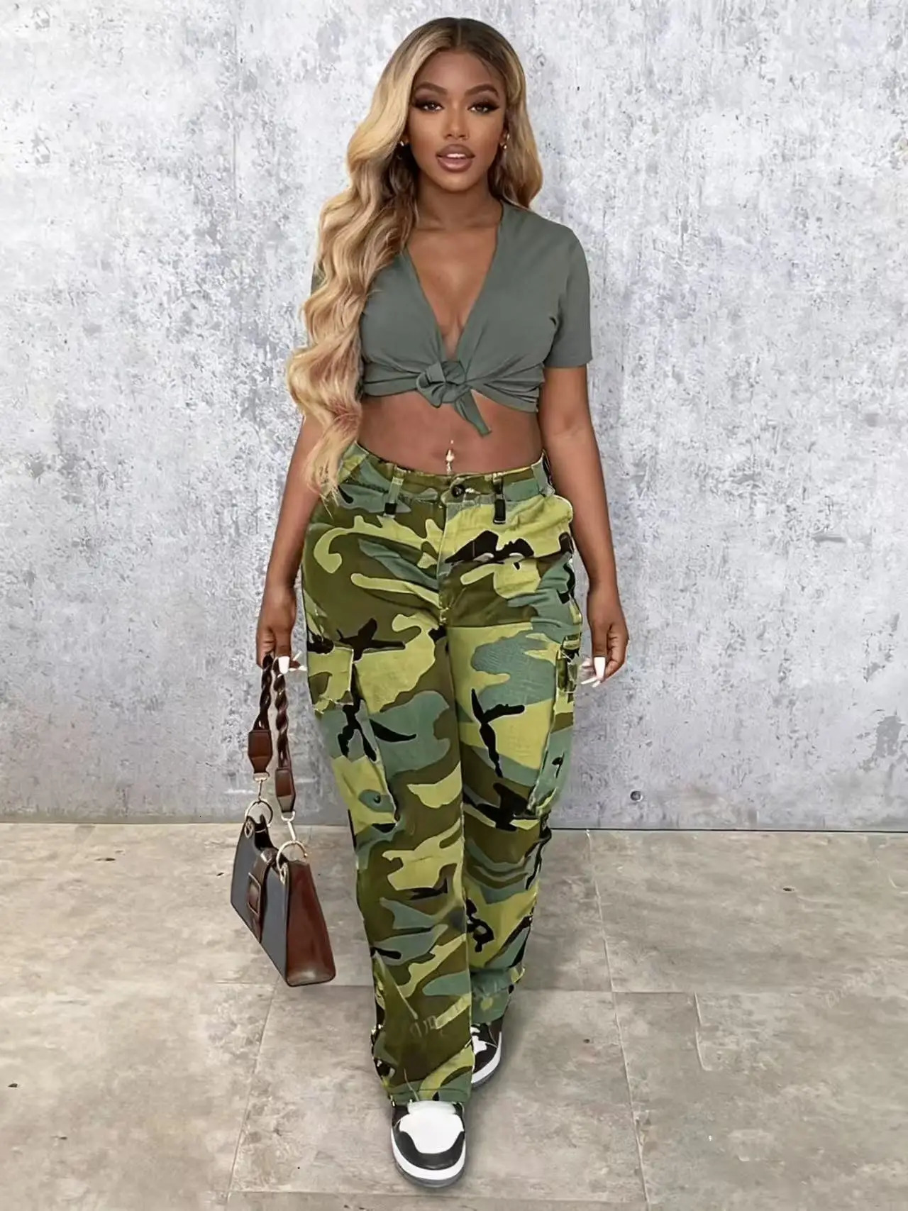 Womens Classic Multi Pocket Camouflage Straight Leg Pants Button Closed Y2K Suitable for Daily Outdoor Wear in All Seas 260714banjia