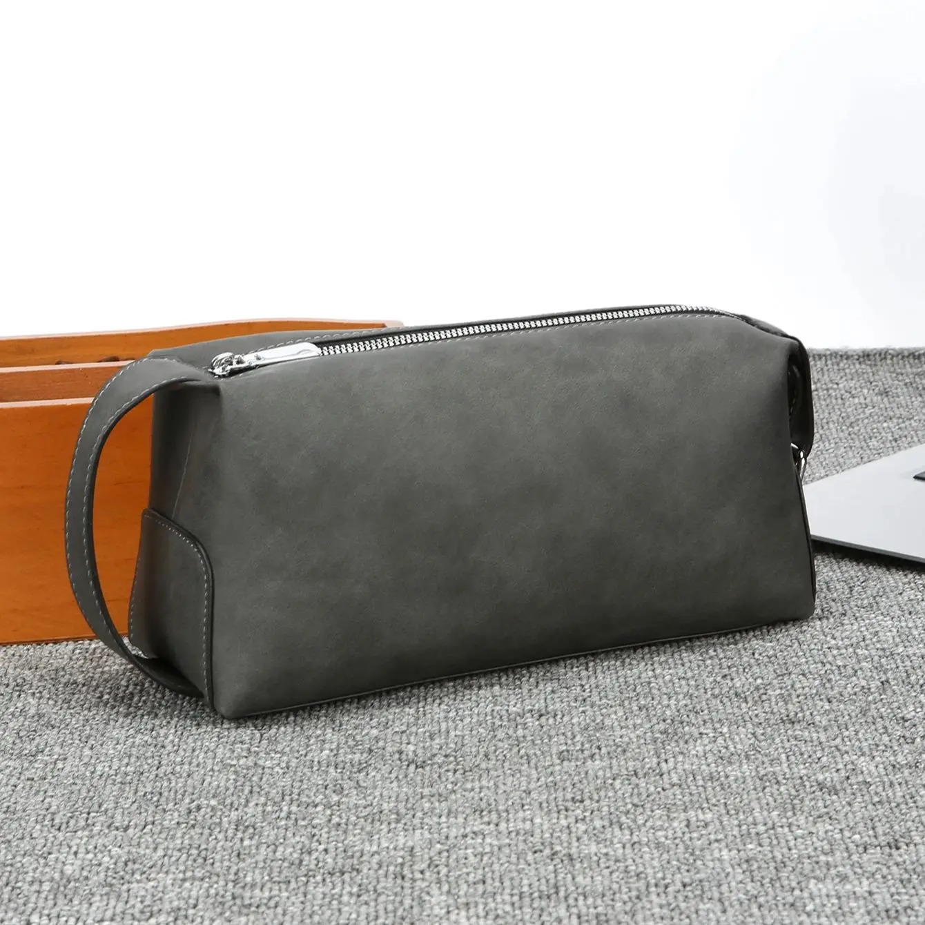 Mens Pu Leather Toiletry Bag Large Capacity Travel Dopp Kit with Double Zipper Portable Shaving Pouch for Daily Use 260715