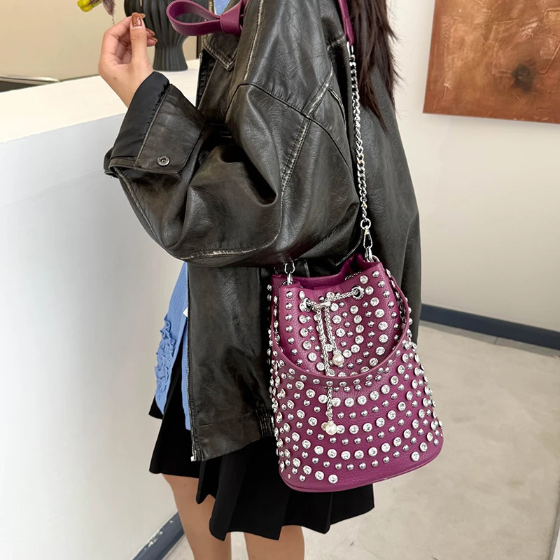 Fashion Solid Color PU Retro Youth Crossbody Bags Sweet Exquisite Commuting Bucket Bag Rivet Decoration Shoulder Bags for Women 260716 - view 7