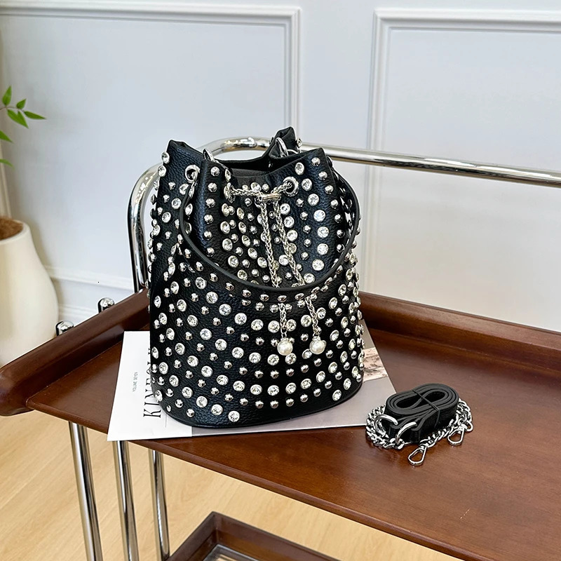 Fashion Solid Color PU Retro Youth Crossbody Bags Sweet Exquisite Commuting Bucket Bag Rivet Decoration Shoulder Bags for Women 260716 - view 4