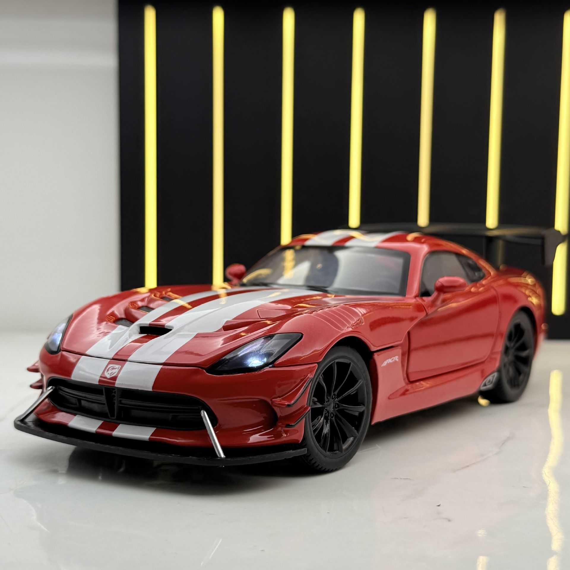 XLG Alloy Car Model 124 Dodge Viper Sports Car with Sound and Light Pull-Back Toy Car Sound Effect Model Display Piece L260717QR3L