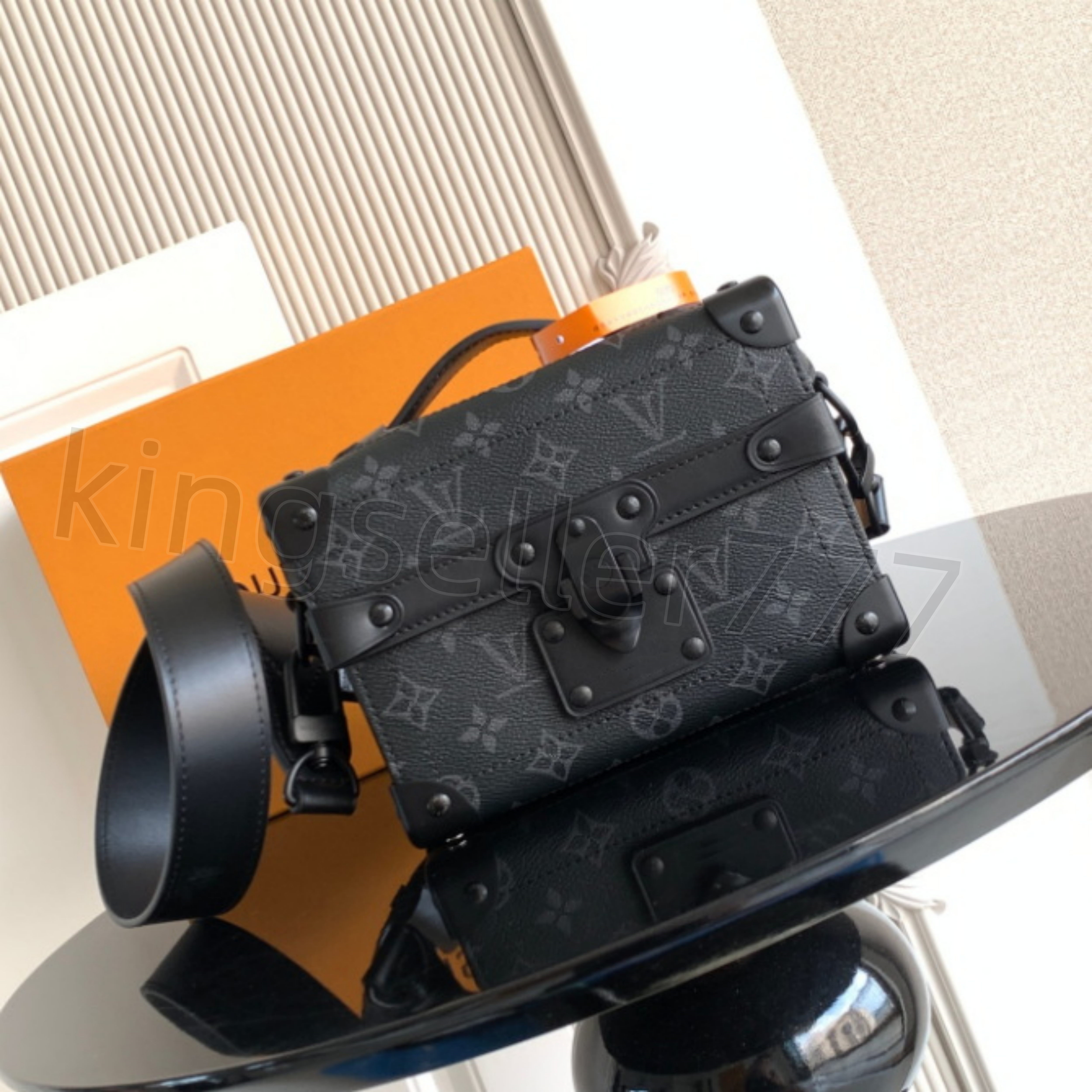 Borsa A Tracolla Morbida Di Design Di Lusso Borsa A Tracolla Morbida Con Monogr…