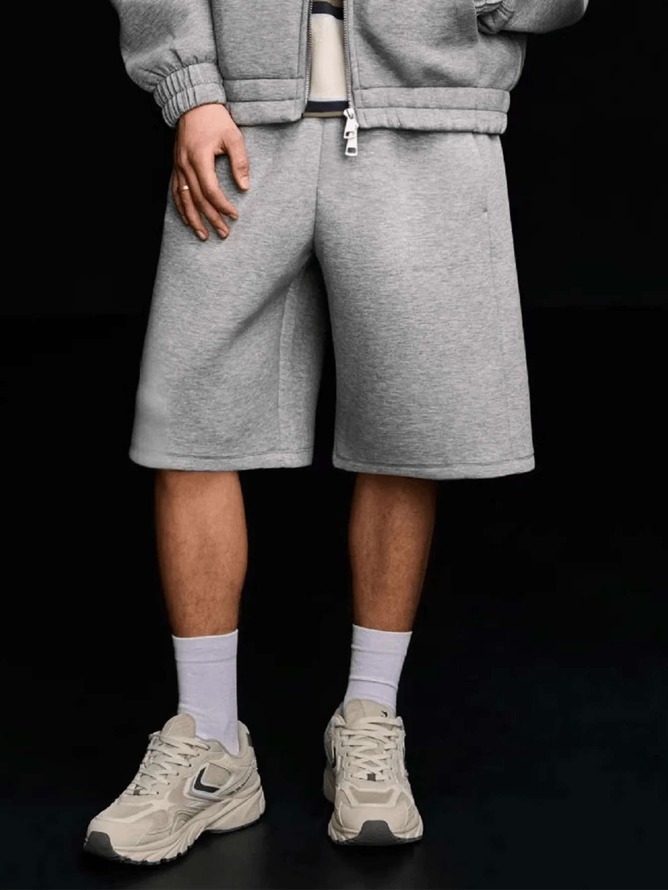 arrival Unisex trendy black shorts loose fit Y2K street punk casual straight leg wide-leg shorts men clothing sweatpants 260717