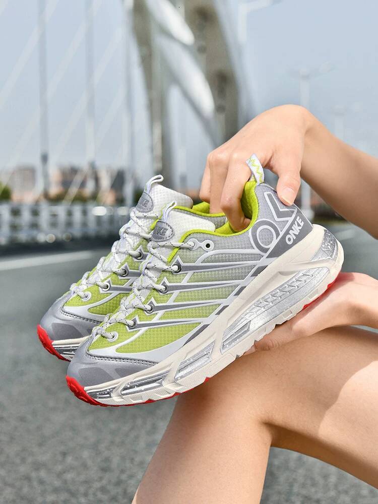 Couple Running Shoes Breathable Mesh Lightweight Shock Absorption Non-slip Wear-resistant Outdoor Casual Sports Sneakers