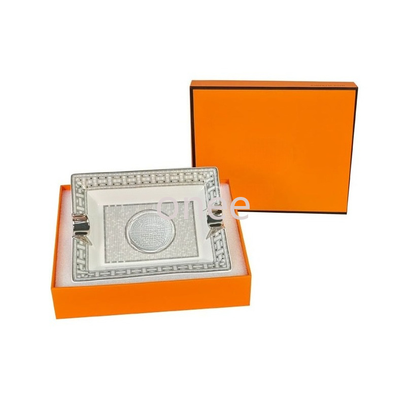 Cigar Ashtray Home Living Room Decor Stylish Bone China Tray Hotel and Office Ashtray Creative Ceramic Cigarette Dish Gift Available in 3 sizes - view 9